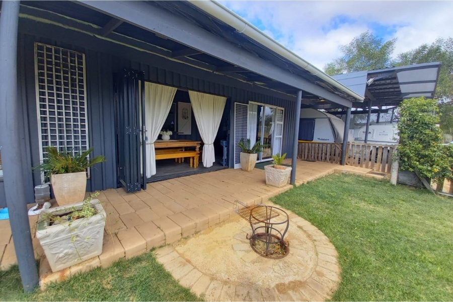 3 Bedroom Property for Sale in Albertinia Western Cape